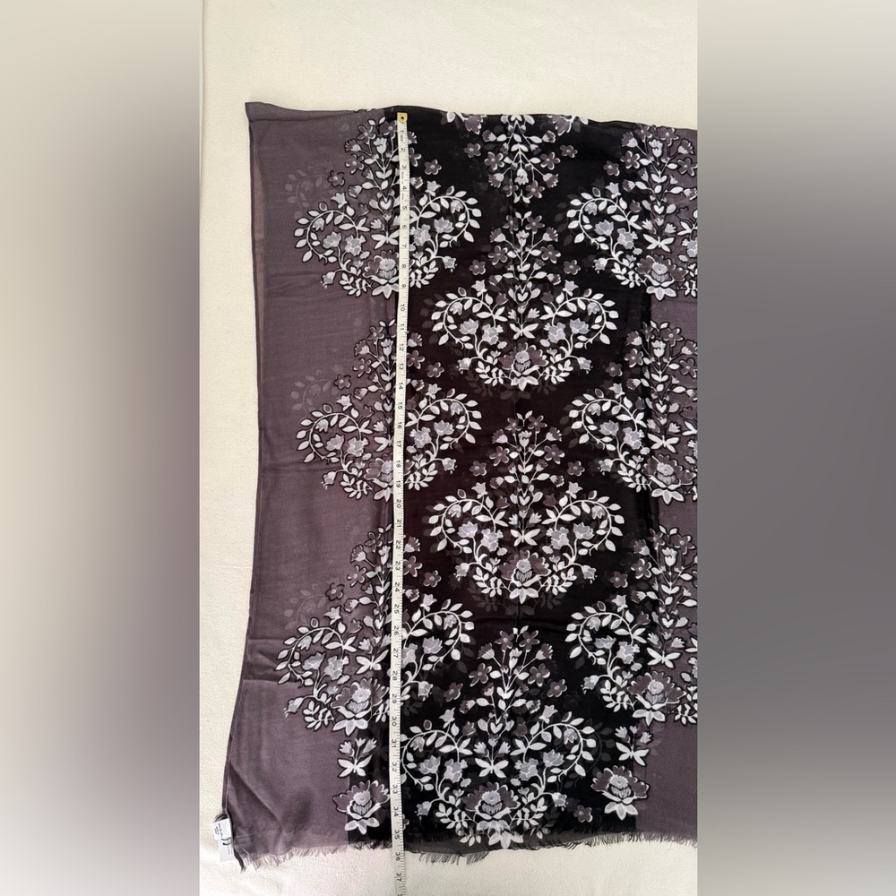Vera Bradley Floral Scarf in Brown and White with fringe - Picture 4 of 10